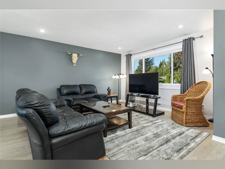 1890 15th Avenue, Campbell River, BC, V9W 4J9 - 6