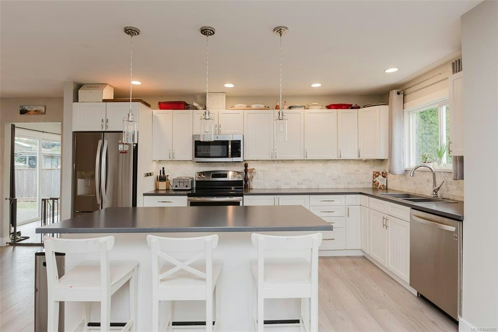 2086 Eardley Road - 4