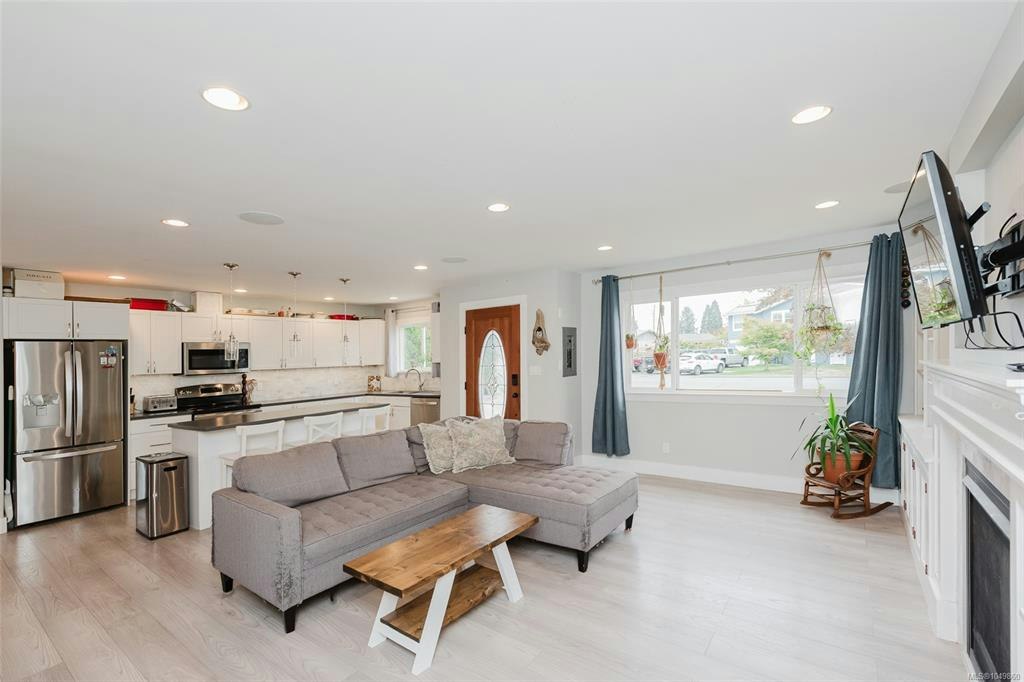 2086 Eardley Road - 2