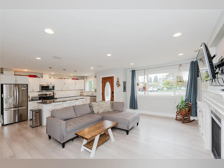 2086 Eardley Road, Campbell River, BC, V9W 1L4 - 2