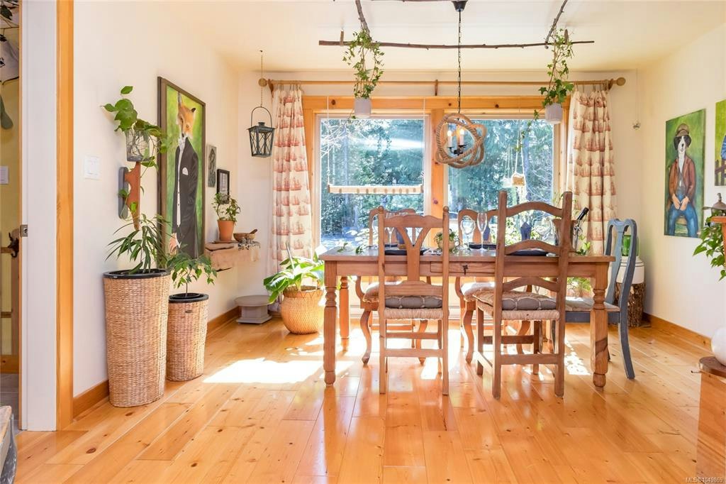 1860 Ashling Road, Qualicum Beach, BC, V9K 2V1 - 6
