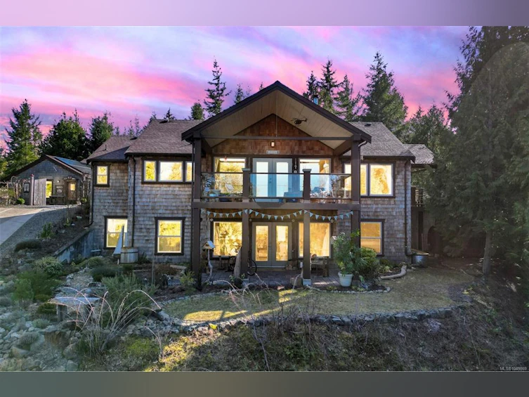 1860 Ashling Road, Qualicum Beach, BC, V9K 2V1 - 2