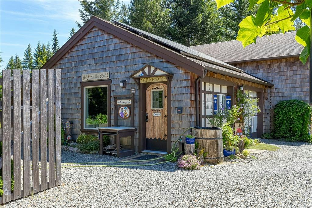 1860 Ashling Road, Qualicum Beach, BC, V9K 2V1 - 10