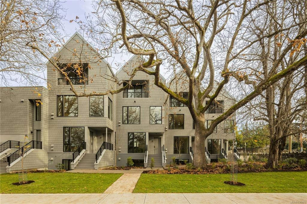 10-907 Redfern Street, Victoria, BC, V8S 4G6
