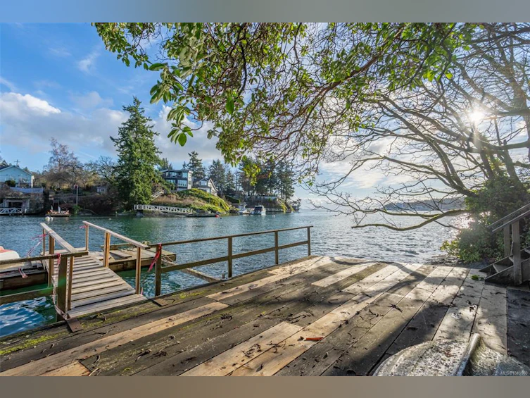 310 Bessborough Avenue, View Royal, BC, V9B 1T7 - 2