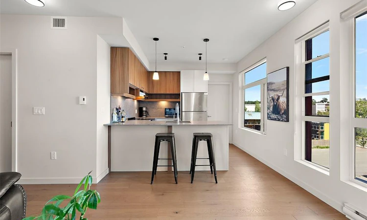 412-629 Speed Avenue