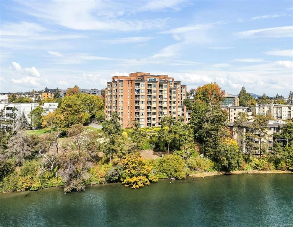 309-105 E Gorge Road, Victoria, BC, V9A 6Z2