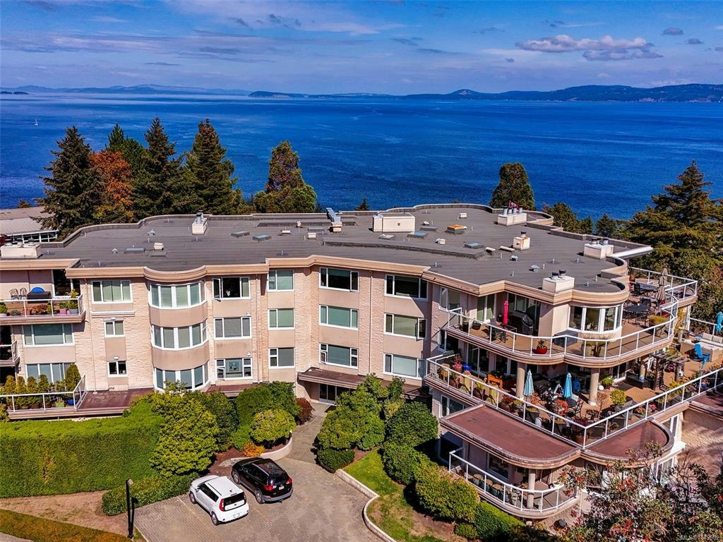 3105-2829 Arbutus Road, Saanich, BC, V8N 5X5