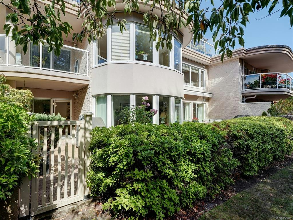 3105-2829 Arbutus Road, Saanich, BC, V8N 5X5