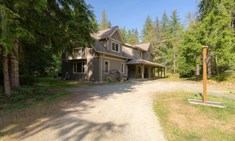 9600 Comox Trail