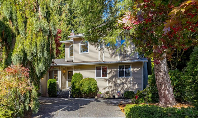 8571 Kingcome Crescent