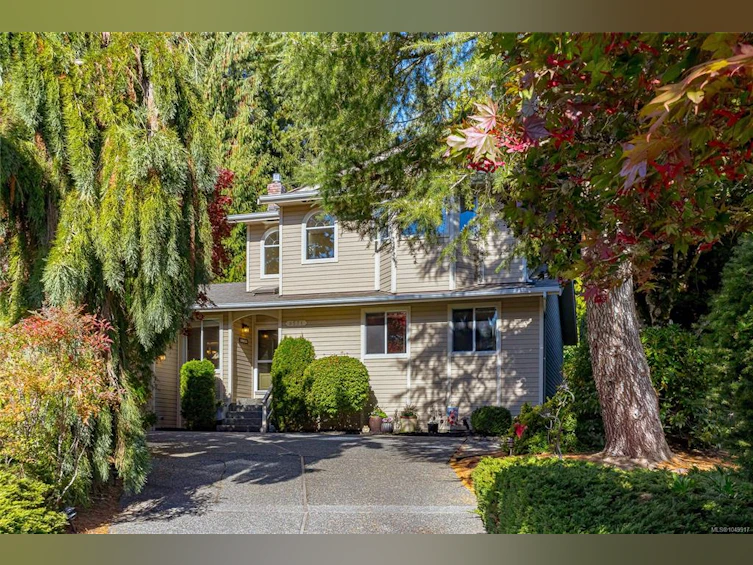 8571 Kingcome Crescent, North Saanich, BC, V8L 5B8