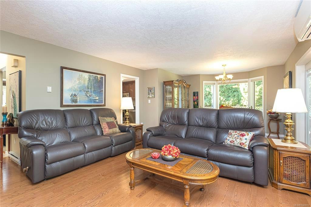 8571 Kingcome Crescent - 5