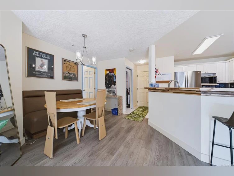 212-4965 Vista View Crescent, Nanaimo, BC, V9V 1S1 - 2