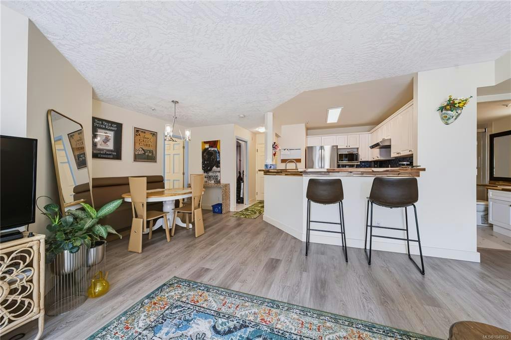 212-4965 Vista View Crescent, Nanaimo, BC, V9V 1S1 - 3