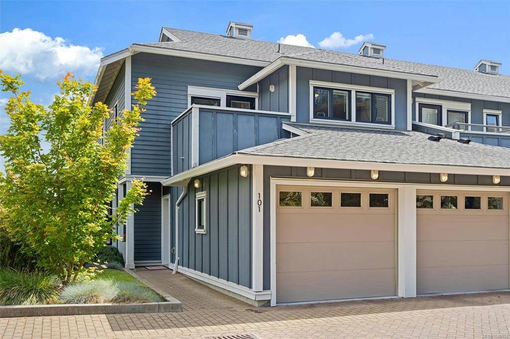 101-3916 Carey Road, Saanich, BC, V8Z 4E2