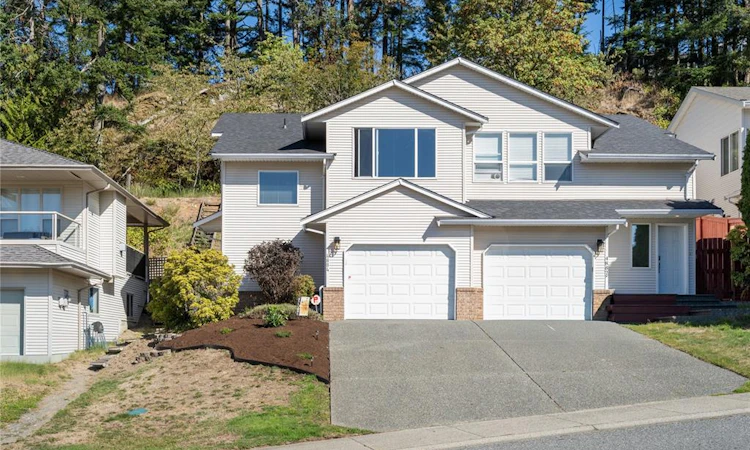 4884 Fairbrook Crescent