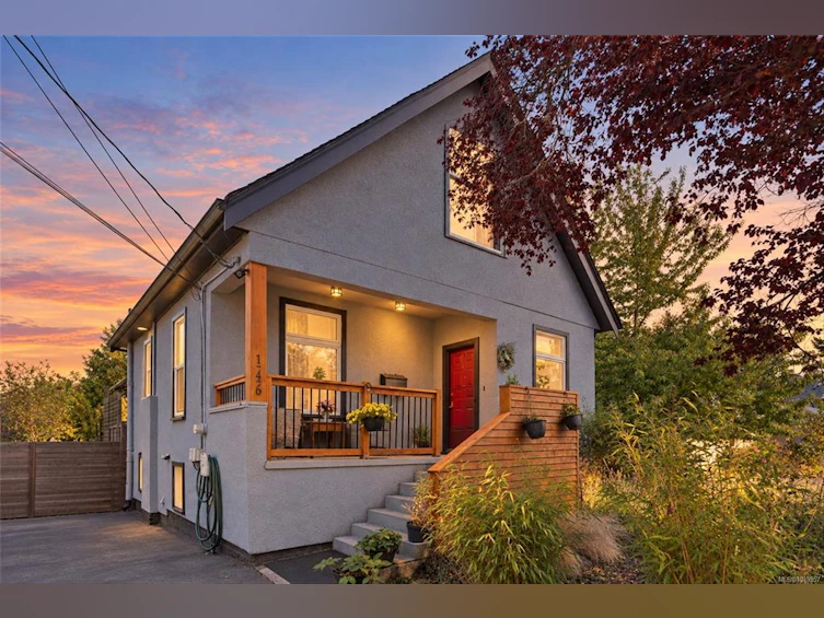 1746 Pembroke Street, Victoria, BC, V8R 1W6