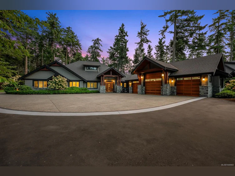846 Foskett Road, Comox, BC, V9M 3T9