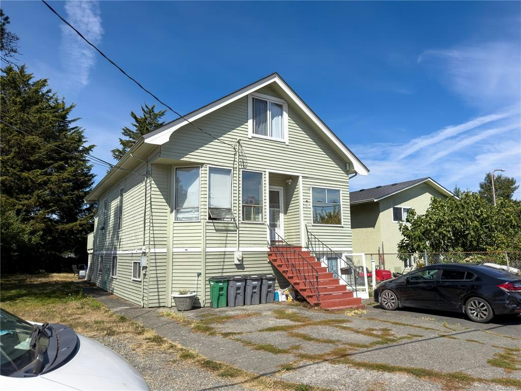 720 Vernon Avenue, Saanich, BC, V8Z 3X6