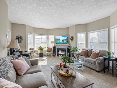 405-220 W Island Highway - 3