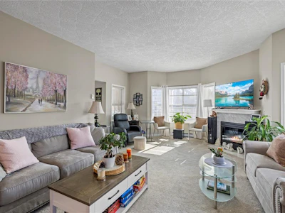 405-220 W Island Highway - 5