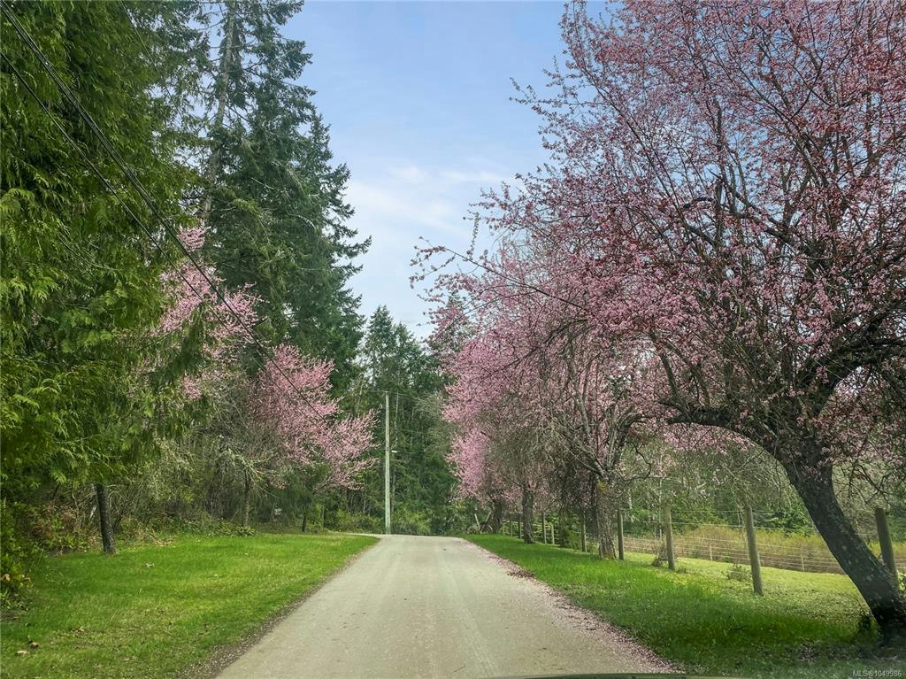899,875 Andreef Road, Qualicum Beach, BC, V9K 2T6