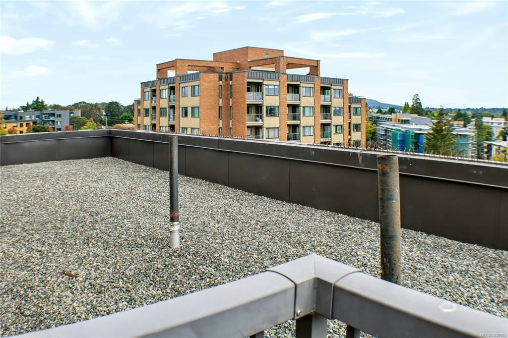 305-103 E Gorge Road, Victoria, BC, V9A 6Z2
