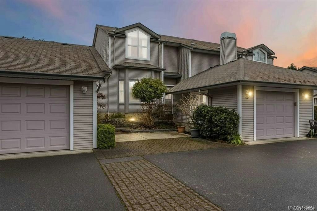 21-3633 Cedar Hill Road, Saanich, BC, V8P 3Z3