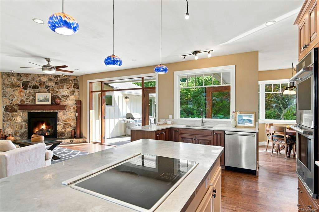 5455 Bayshore Drive - 5
