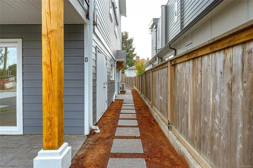 D-2235 Shelbourne Street, Victoria, BC, V8R 4L2