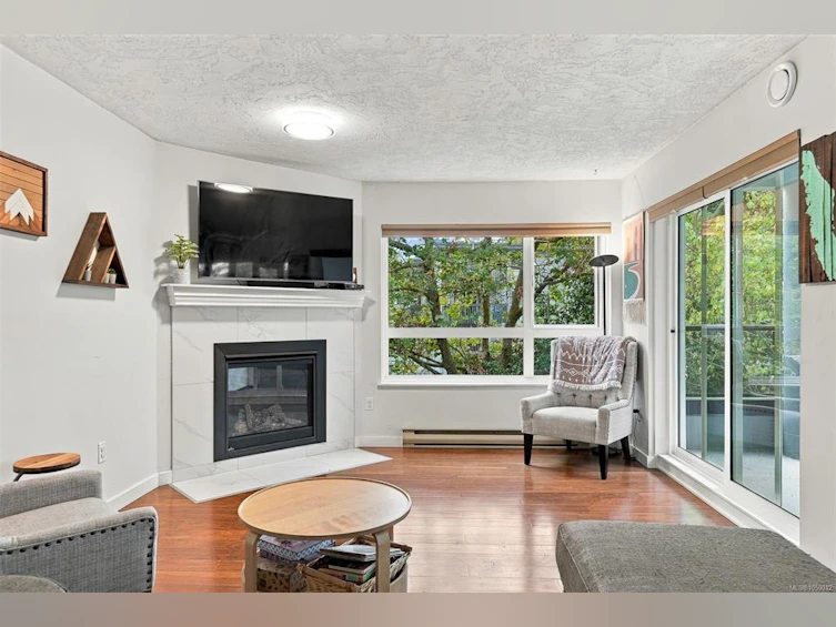 303-1500 Elford Street, Victoria, BC, V8R 3X8 - 7