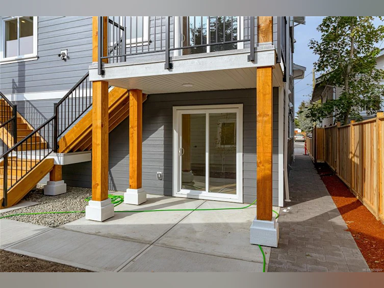 C-2235 Shelbourne Street, Victoria, BC, V8R 4L2 - 17