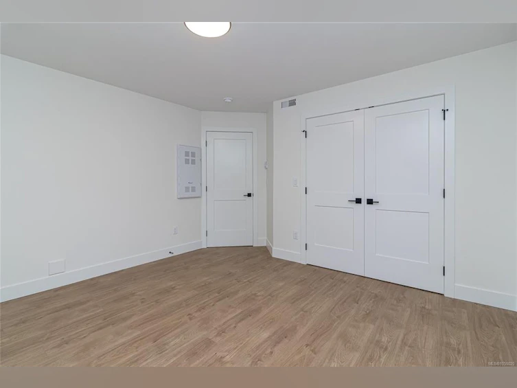 C-2235 Shelbourne Street, Victoria, BC, V8R 4L2 - 11
