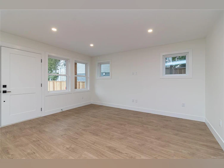 C-2235 Shelbourne Street, Victoria, BC, V8R 4L2 - 3