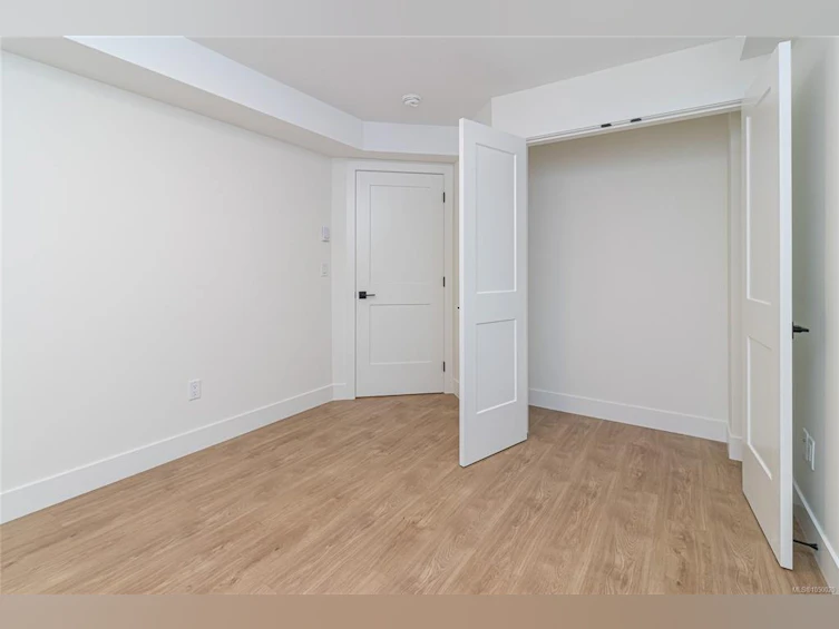 C-2235 Shelbourne Street, Victoria, BC, V8R 4L2 - 15