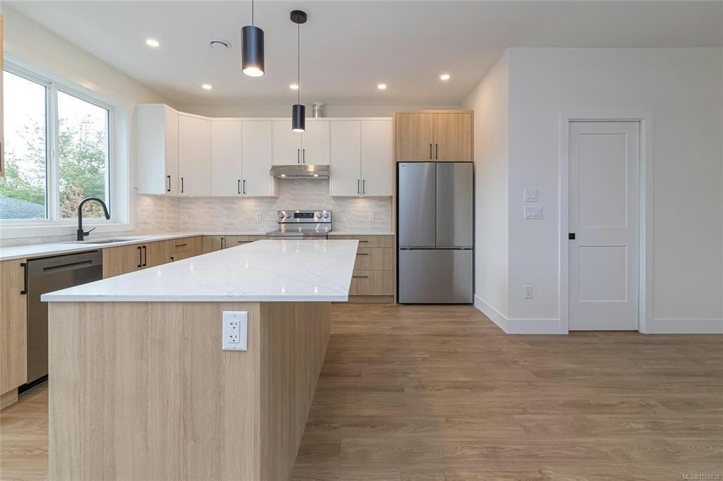 A-2235 Shelbourne Street, Victoria, BC, V8R 4L2 - 11