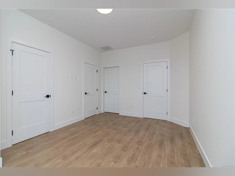 A-2235 Shelbourne Street, Victoria, BC, V8R 4L2 - 16