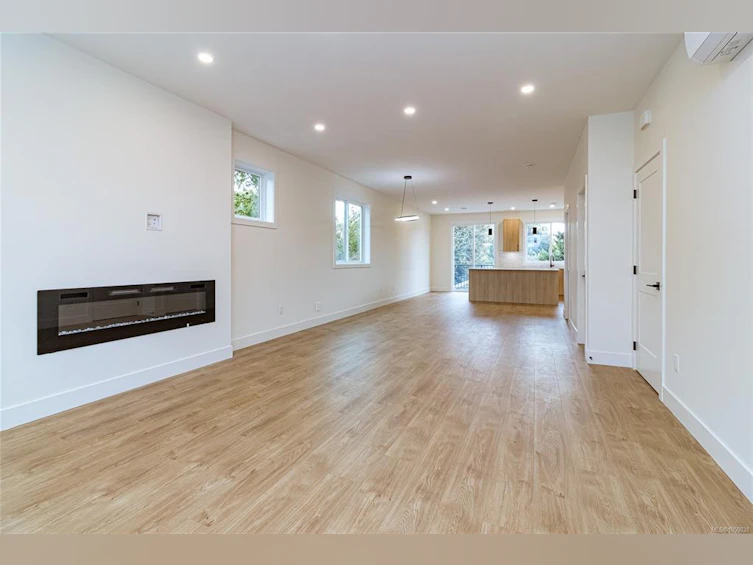 A-2235 Shelbourne Street, Victoria, BC, V8R 4L2 - 3