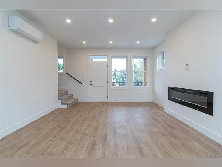 A-2235 Shelbourne Street, Victoria, BC, V8R 4L2 - 6