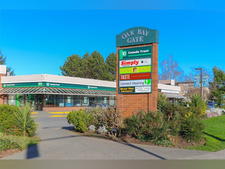 A-2235 Shelbourne Street, Victoria, BC, V8R 4L2 - 31