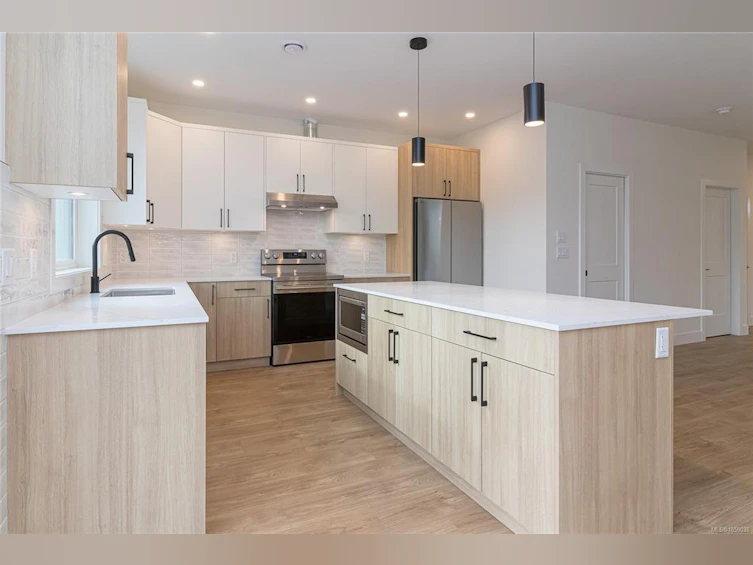 A-2235 Shelbourne Street, Victoria, BC, V8R 4L2 - 12
