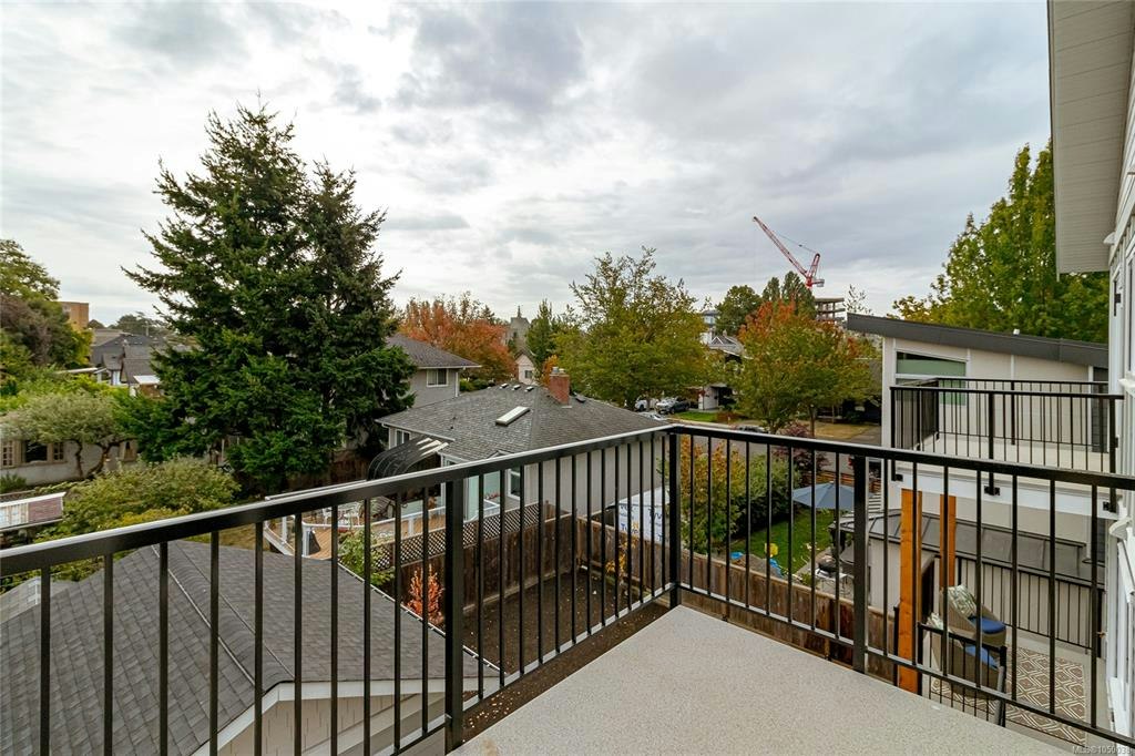 A-2235 Shelbourne Street, Victoria, BC, V8R 4L2 - 24