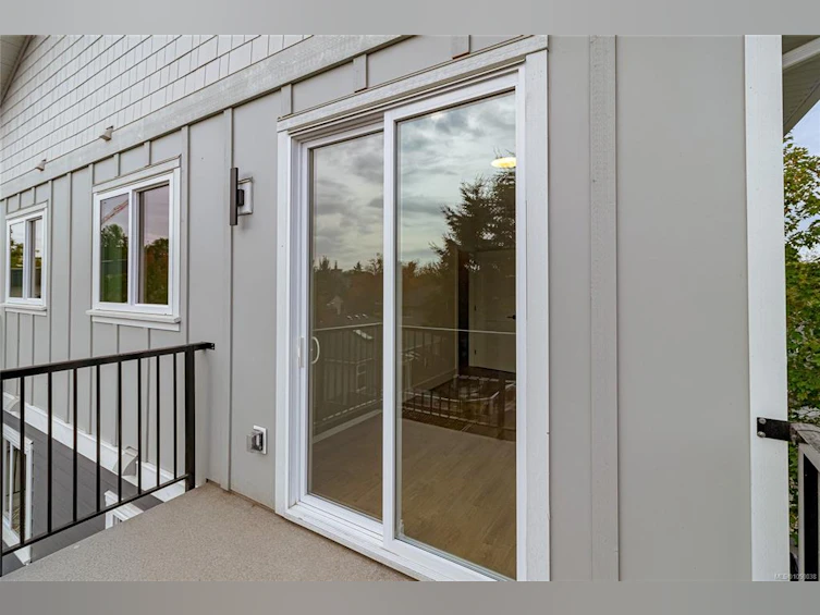 A-2235 Shelbourne Street, Victoria, BC, V8R 4L2 - 25