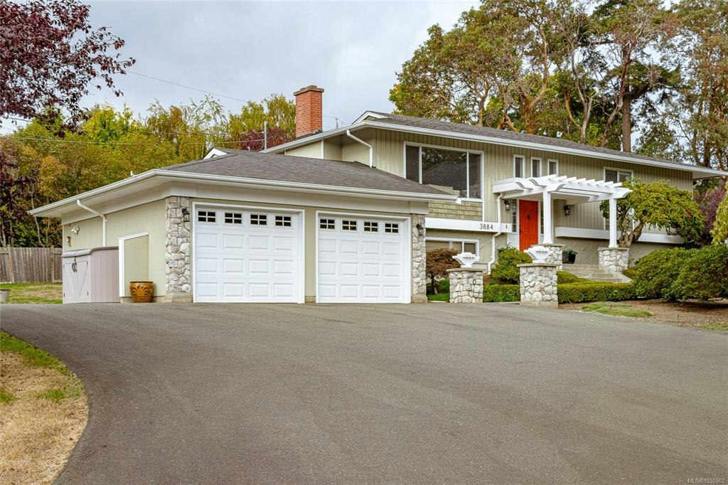3884 Finnerty Road, Saanich, BC, V8N 4A2