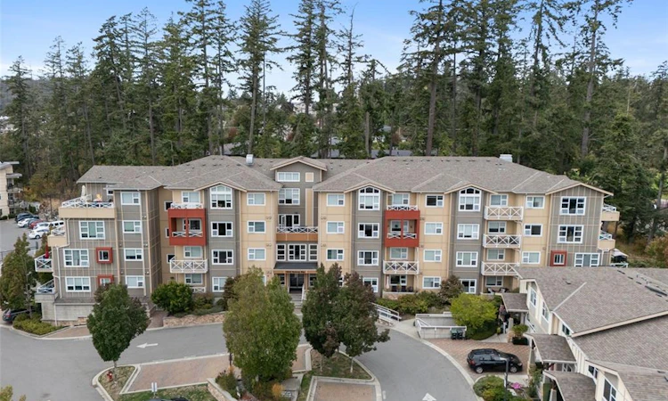 306-1900 Watkiss Way