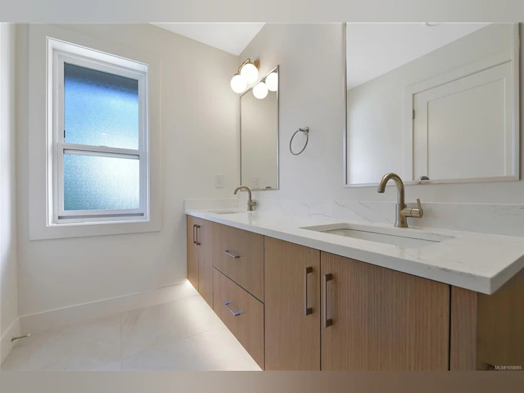 1-4430 Shore Way, Saanich, BC, V8N 3T9 - 24