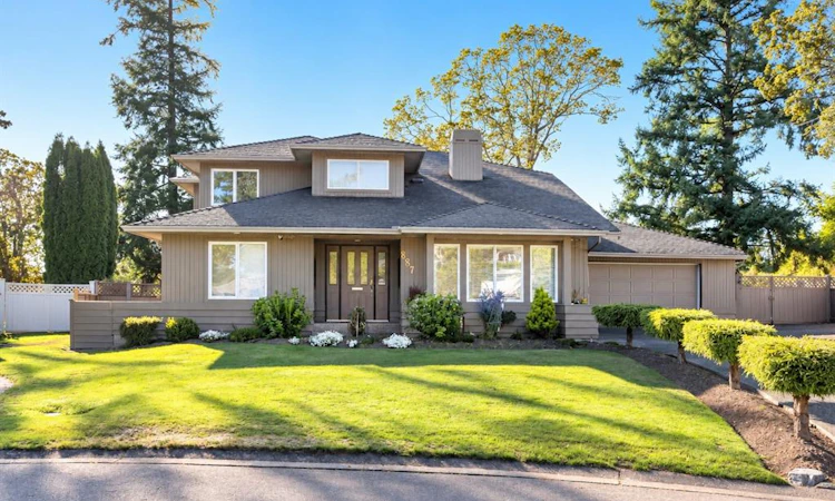 887 Kentwood Lane