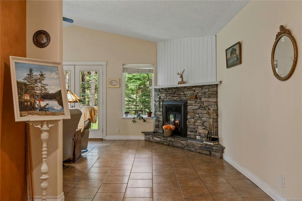 1357 Meadowood Way - 5