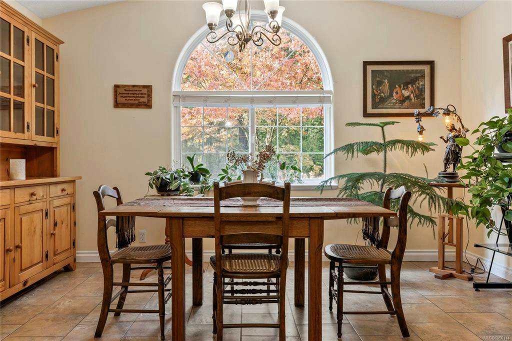1357 Meadowood Way - 4